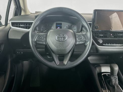 Used 2025 Toyota Corolla LE FWD image 17