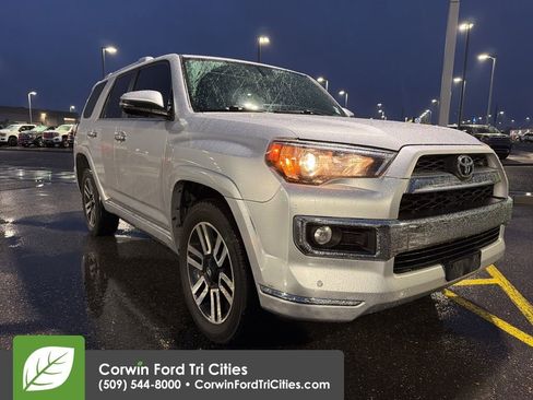 Used 2015 Toyota 4Runner 4WD image 4
