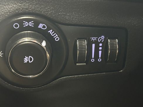 Used 2018 Jeep Compass Latitude image 22