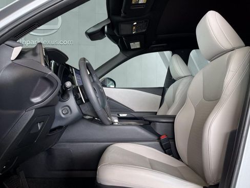 Certified 2025 Lexus TX 350 FWD w/ Technology Package image 7