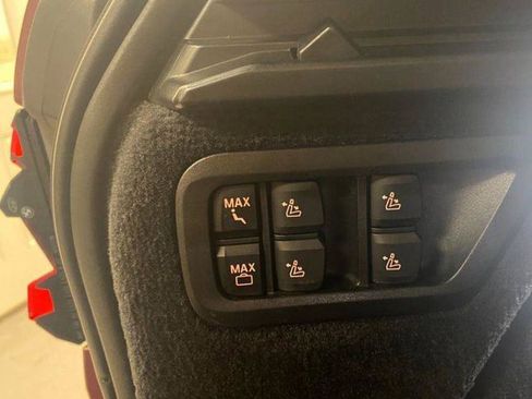 Used 2024 BMW X7 xDrive40i image 18