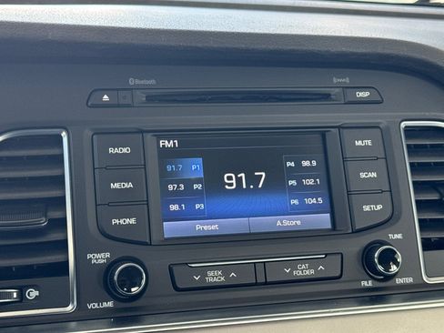 Used 2016 Hyundai Sonata SE FWD image 18
