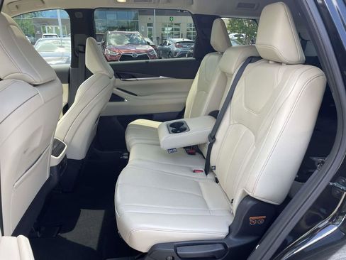 Used 2025 INFINITI QX60 Sensory AWD/4WD image 3
