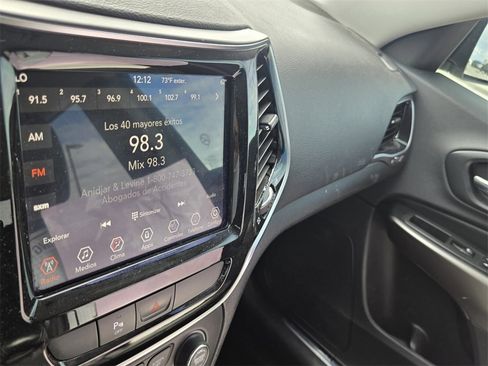 Used 2019 Jeep Cherokee Limited image 20