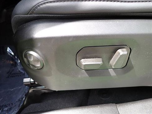 Used 2025 Jeep Wrangler Rubicon AWD/4WD image 14