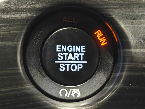 Used 2019 Jeep Grand Cherokee Altitude image 12