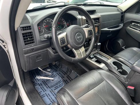 Used 2012 Jeep Liberty Limited Jet w/ Comfort/Convenience Group AWD/4WD image 19