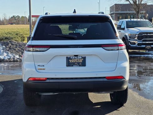 New 2026 Jeep Grand Cherokee Limited w/ Limited Altitude Package image 6