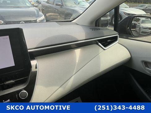 Used 2024 Toyota Corolla LE FWD image 24