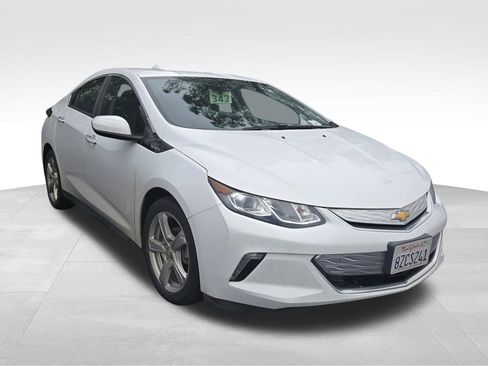 Used 2018 Chevrolet Volt LT image 1