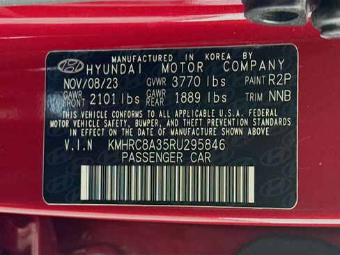 Used 2024 Hyundai Venue Limited image 32