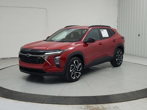 Used 2026 Chevrolet Trax RS FWD image 4