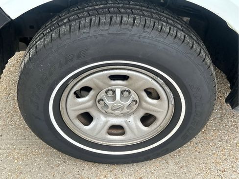 Used 2013 Nissan Frontier S image 10