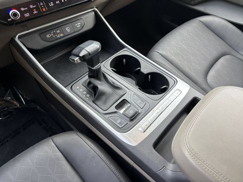 Used 2026 Kia Carnival FWD image 44