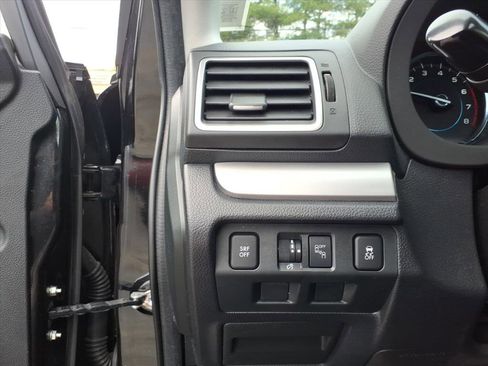 Used 2018 Subaru Forester 2.5i Premium image 21