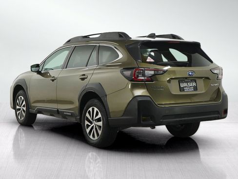 Used 2025 Subaru Outback Premium AWD/4WD image 3