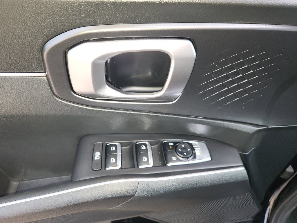 Used 2024 Kia Sorento S w/ Panoramic Sunroof Package FWD image 32