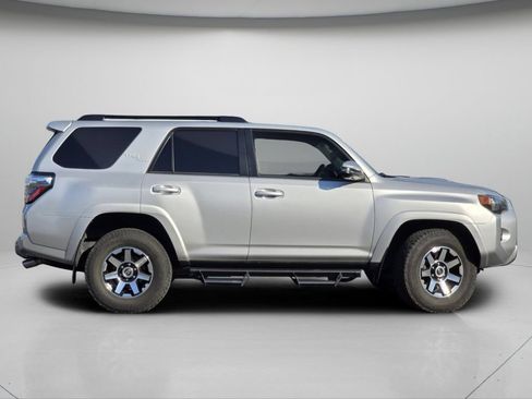 Used 2022 Toyota 4Runner TRD Off-Road Premium AWD/4WD image 25