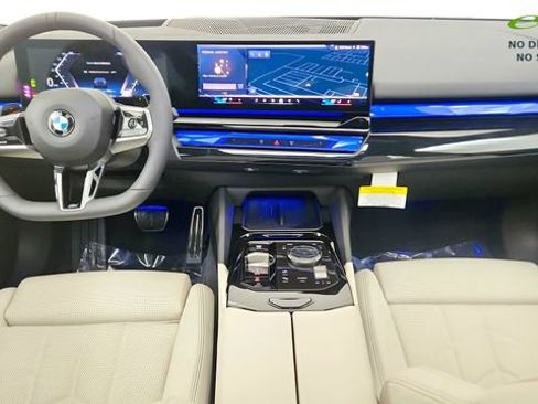 Used 2027 BMW 530i w/ M Sport Package RWD image 50