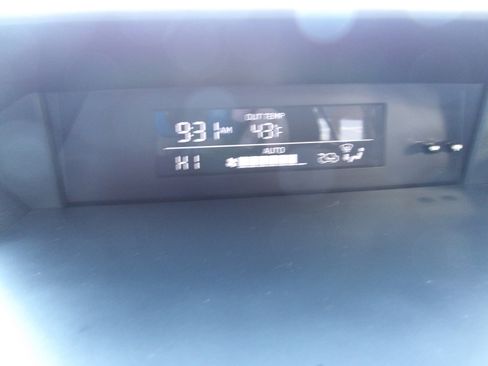 Used 2020 Subaru Crosstrek 2.0i Premium w/ Moonroof Package 2 image 19