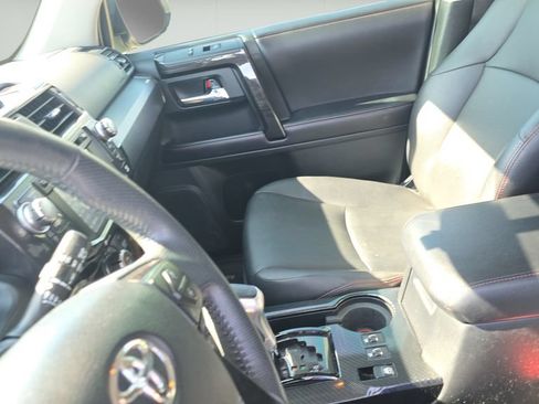 Used 2018 Toyota 4Runner TRD Off-Road Premium AWD/4WD image 15