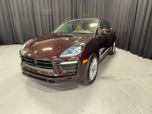 New 2026 Porsche Macan image 2