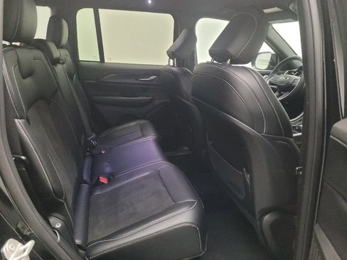Used 2023 Jeep Grand Cherokee Altitude AWD/4WD image 19