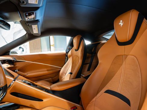 Used 2023 Ferrari Roma RWD image 19