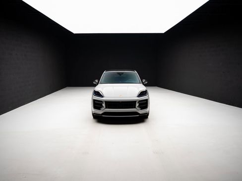 Used 2024 Porsche Cayenne Turbo GT image 86