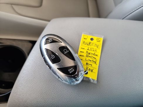 Used 2024 Hyundai Elantra Limited FWD image 41