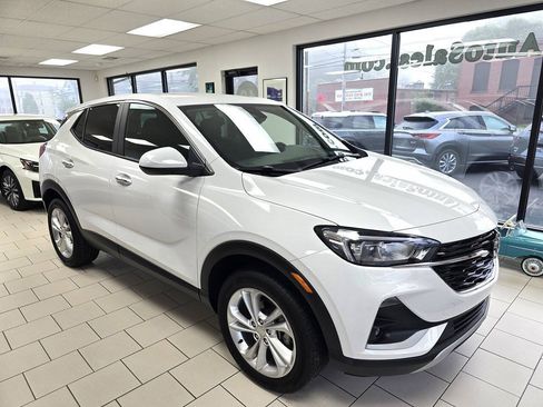 Used 2023 Buick Encore GX Preferred w/ Cold Weather Comfort Package AWD/4WD image 4