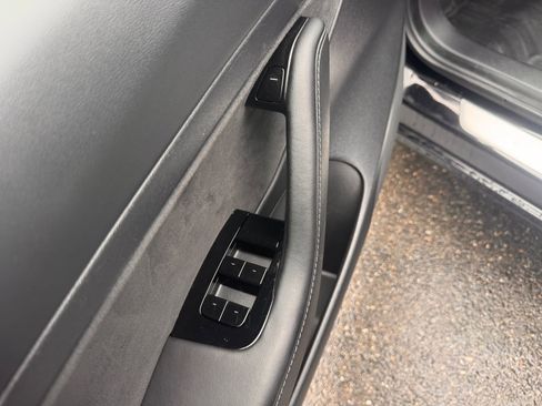 Used 2020 Tesla Model 3 Standard Range Plus RWD image 12