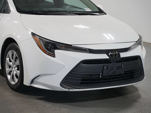 Certified 2024 Toyota Corolla LE FWD image 4