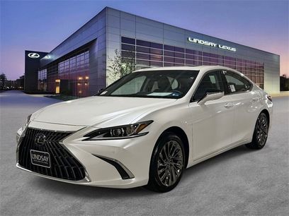 New 2025 Lexus ES 300h w/ Luxury Package