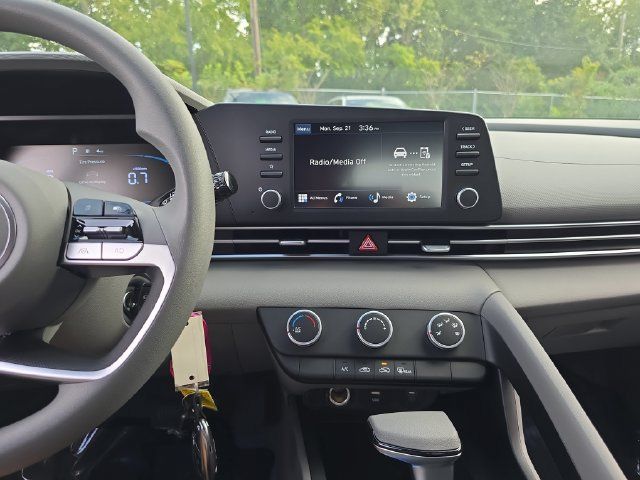 New 2026 Hyundai Elantra SE FWD image 20