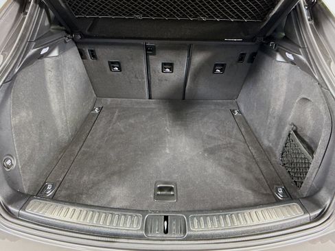 Certified 2018 Porsche Macan image 23