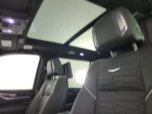 Used 2024 Cadillac Escalade ESV Premium Luxury Platinum AWD/4WD image 19
