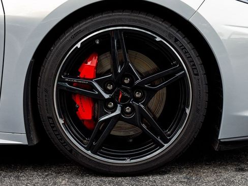 Used 2021 Chevrolet Corvette Stingray Preferred Cpe w/ Z51 Performance Package RWD image 30