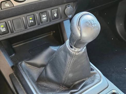 Used 2016 Toyota Tacoma TRD Sport image 12