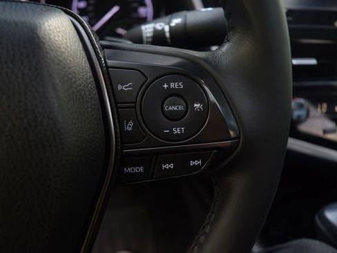 Used 2022 Toyota Camry SE w/ Audio Upgrade Package FWD image 5