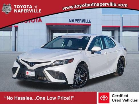 Certified 2024 Toyota Camry SE image 1