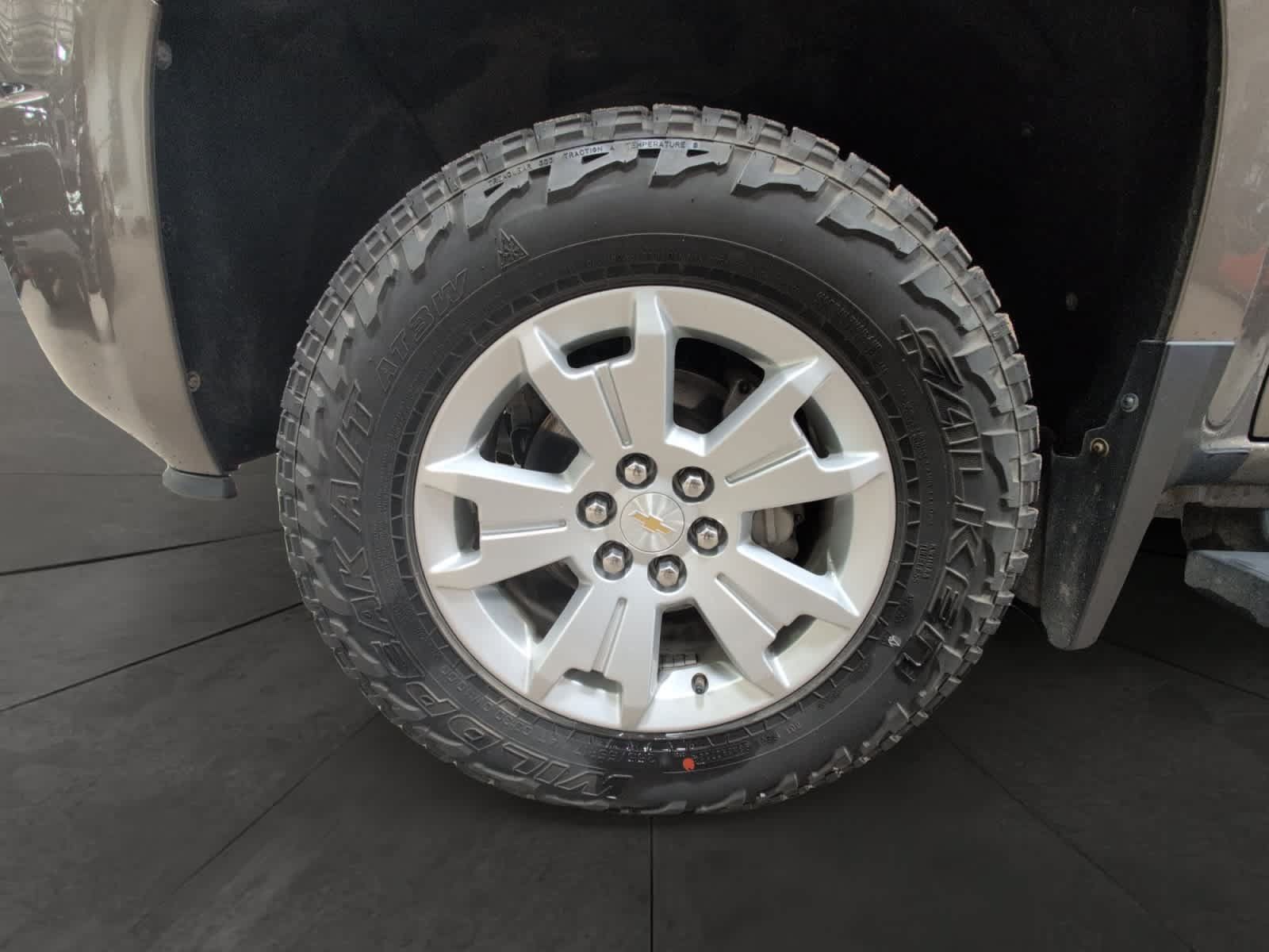 Used 2016 Chevrolet Colorado LT w/ Luxury Package, Chrome AWD/4WD image 14