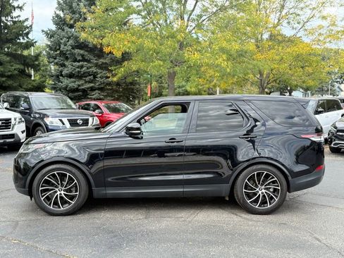 Used 2017 Land Rover Discovery SE image 15