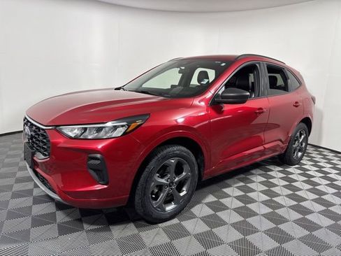 Used 2024 Ford Escape ST-Line image 2