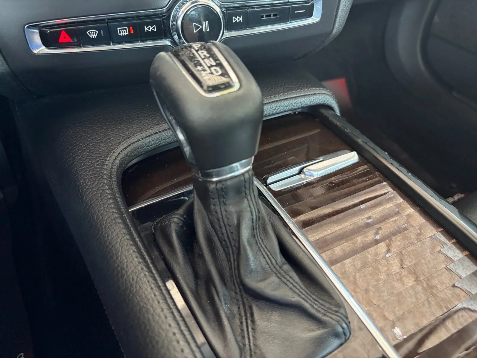 Used 2018 Volvo S90 T5 Momentum w/ Convenience Package FWD image 26