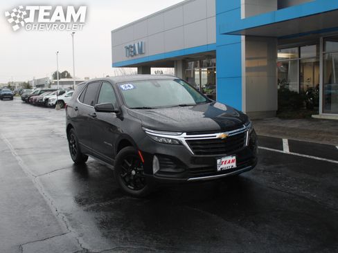 Used 2024 Chevrolet Equinox LT image 2