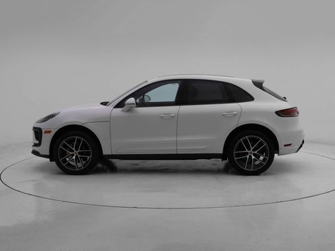 Used 2025 Porsche Macan image 2