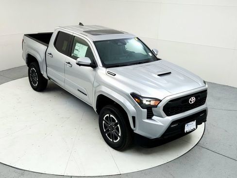 Used 2025 Toyota Tacoma TRD Sport w/ TRD Sport Premium Package AWD/4WD image 13