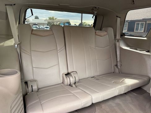 Used 2018 Cadillac Escalade Luxury image 25