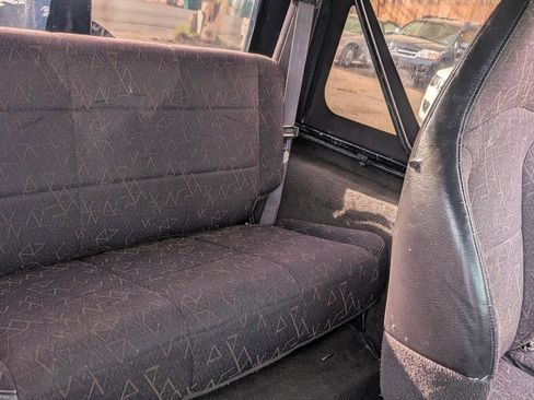 Used 2002 Jeep Wrangler X image 12